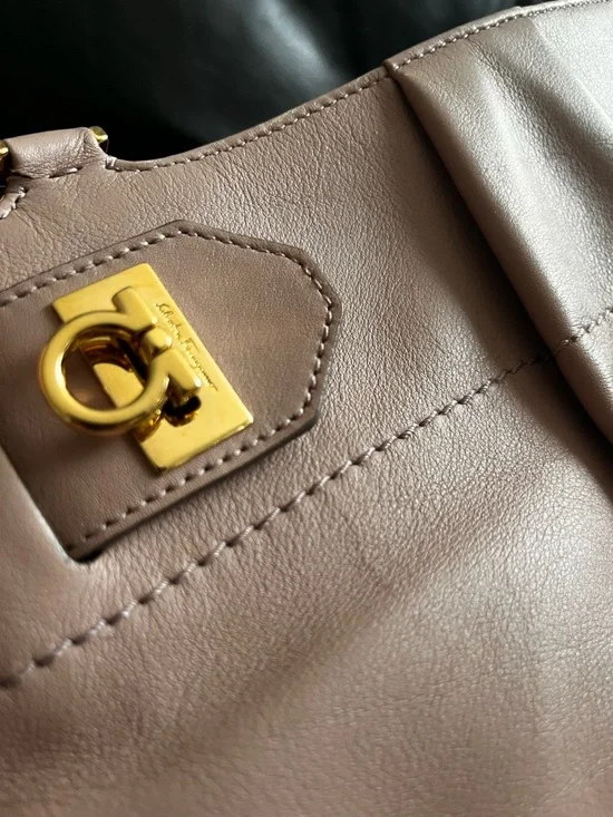 Salvatore ferragamo - Picture 9 of 13